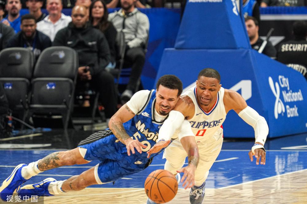 罚下了一名 罚下了一名